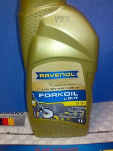 Olej RAVENOL Fork Oil Synthetic 5W LIGHT 1l do lag do amortyzatorów Suzuki, Ducati, Triumph, Moto-Guzzi