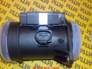 PRZEPŁYWOMIERZ  POWIETRZA 074906461 AUDI FORD SEAT SKODA VOLKSWAGEN  71822101	PIERBURG 718221010	PIERBURG 71822151	 718221510	 86013	8ET 009 142-571	HELLA 95 VW12B529 BA	FORD 95VW12B529BA	FORD USA AF10053-12B1	DELPHI V10-72-0953	